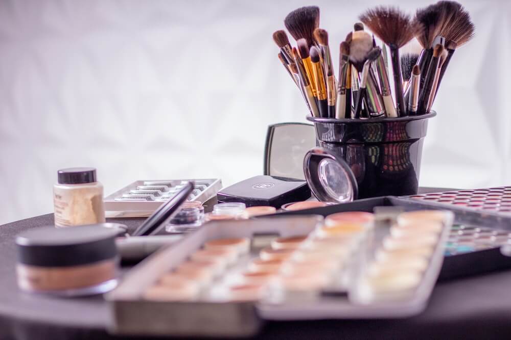 Beginner makeup artist kit
