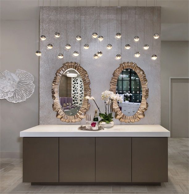 reception-area-with-mirrors