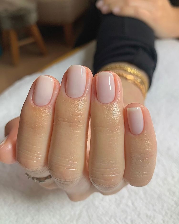 simple-nude-nails