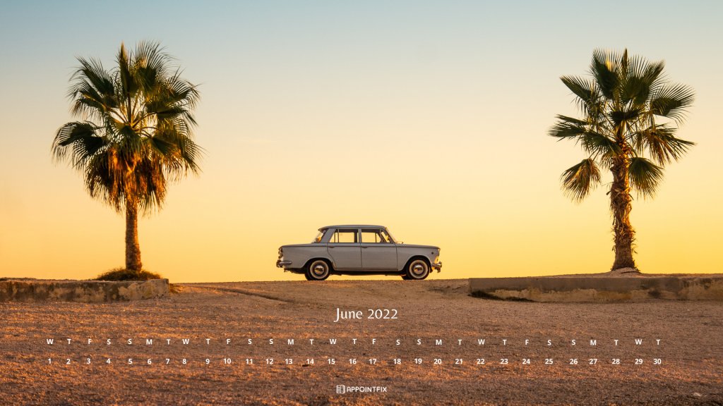 car-in-desert-wallpaper-calendar-desktop