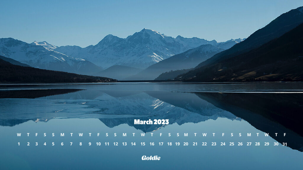 blue-lake-calendar-wallpaper-desktop
