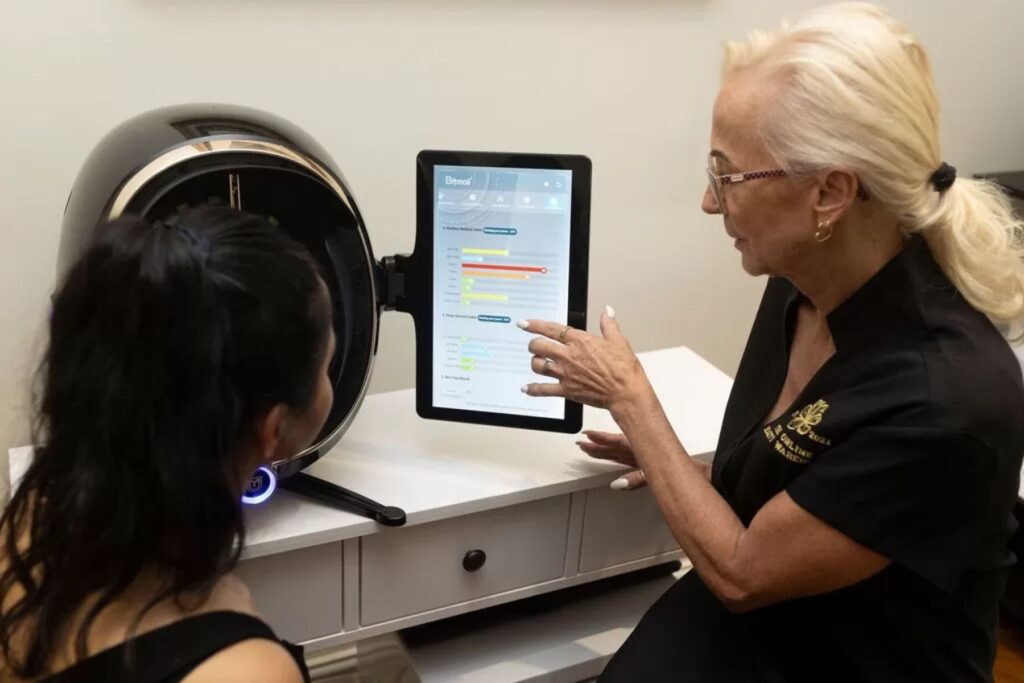 AI skin detector for salons