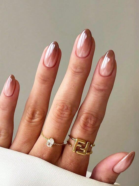 Mocha mousse ombre nails